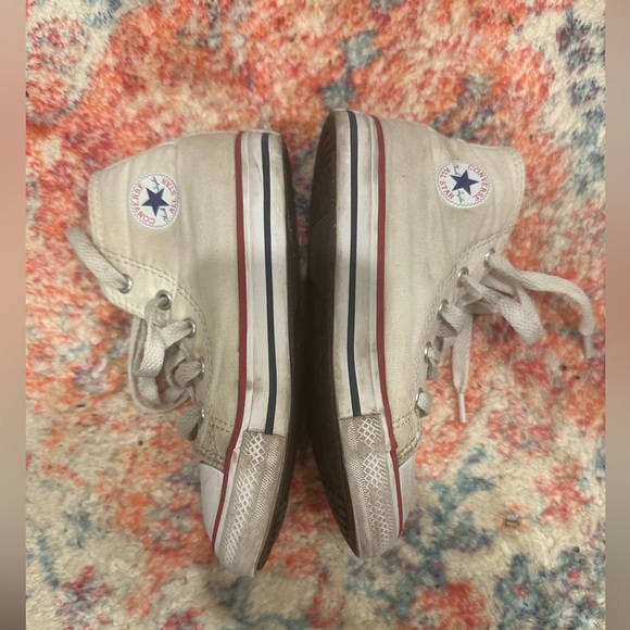 Kids Size 10C High Top All Star White Converse Shoes - Picture 6 of 7